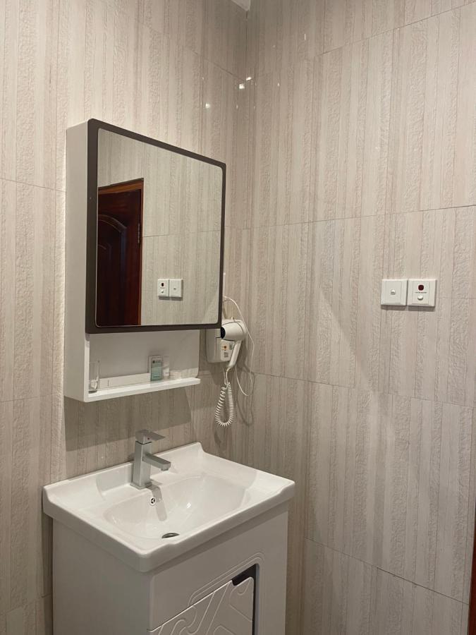 Airport West Hotel Accra Extérieur photo