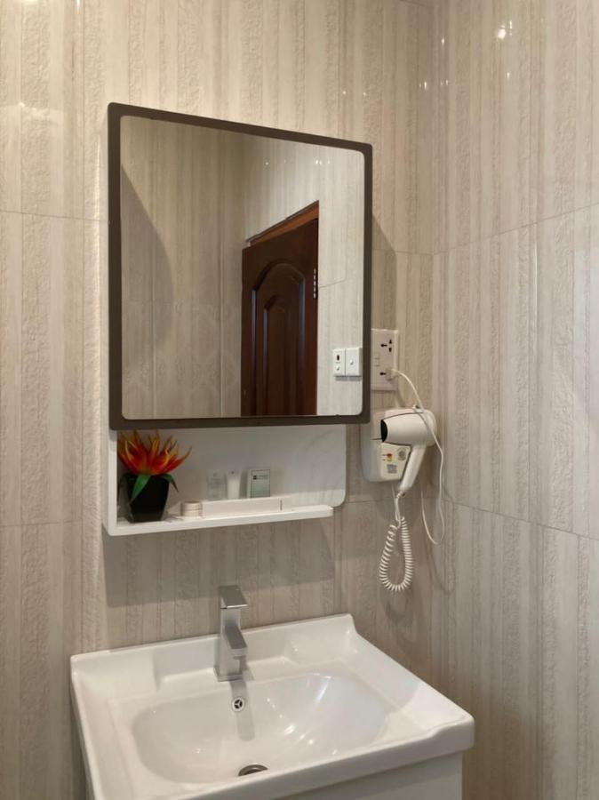 Airport West Hotel Accra Extérieur photo