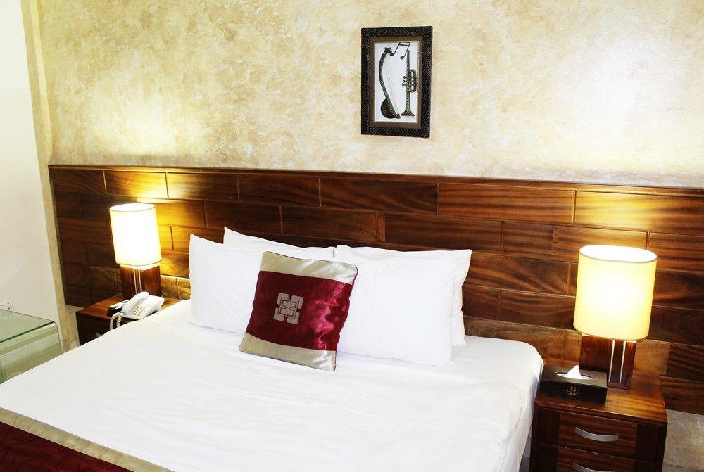 Airport West Hotel Accra Extérieur photo