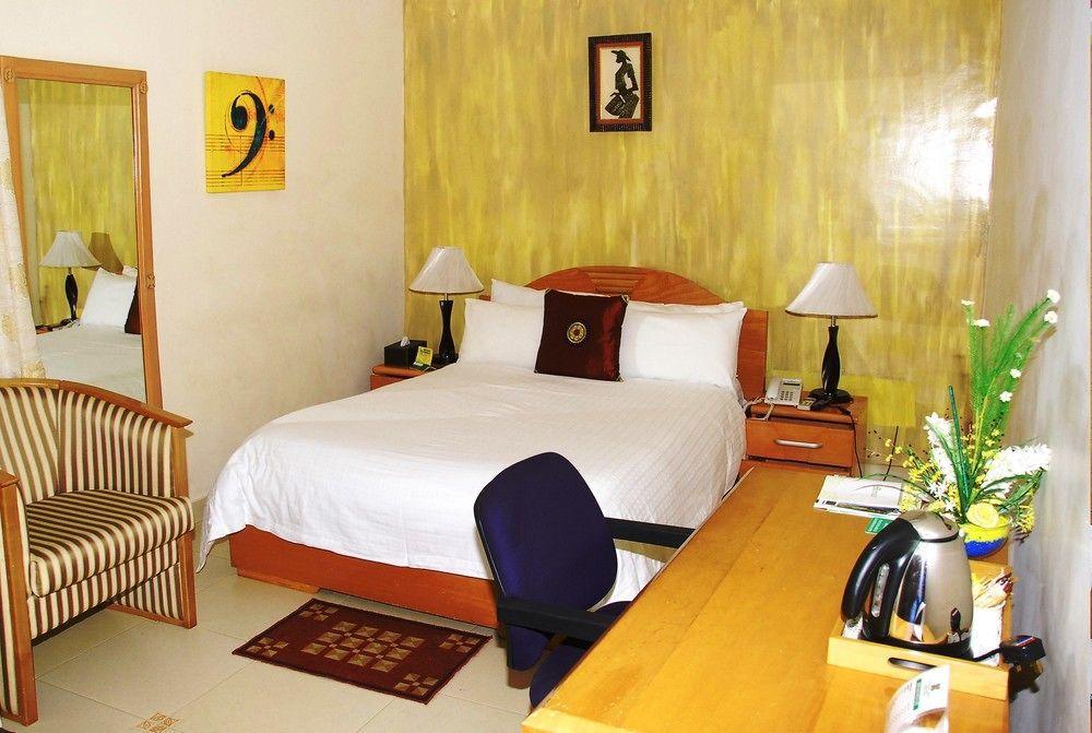 Airport West Hotel Accra Extérieur photo
